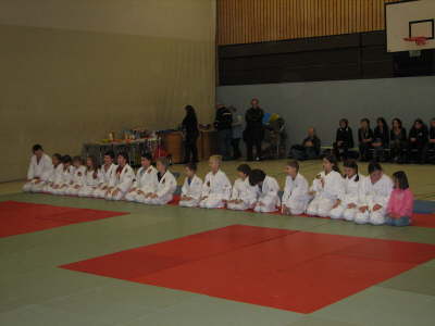 Montag, 8.12.08. Nikolaus Sondertraining in der Sporthalle der WBG K�ln-H�henhaus.