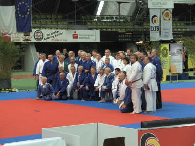 Freitag, 16.11.07. 1. Kampftag. Europa Meisterschaften der Veteranen in Sindelfingen.