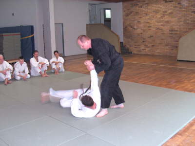 Samstag, 02.06.07. Kyu- und Dan-Pr�fung in der TH der Schule Kopernikus-Str. in K�ln-Buchforst.