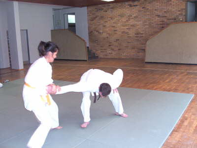 Samstag, 02.06.07. Kyu- und Dan-Pr�fung in der TH der Schule Kopernikus-Str. in K�ln-Buchforst.