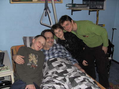 Paul Handrich, Freitag, 09.05.08, um 19 Uhr mit 54 Jahren nach jahrelanger Krankheit im kreise seiner Familie in seinem Haus in K�ln-H�henhaus, verstorben.