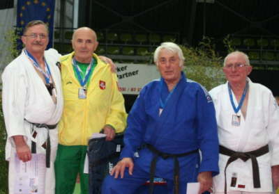 Freitag, 16.11.07. 1. Kampftag. Europa Meisterschaften der Veteranen in Sindelfingen.