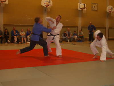 Freitag, 14.09.07. Goshin Jitsu Dan Pr�fung im Dojo SOS Finkenberg in K�ln-Porz